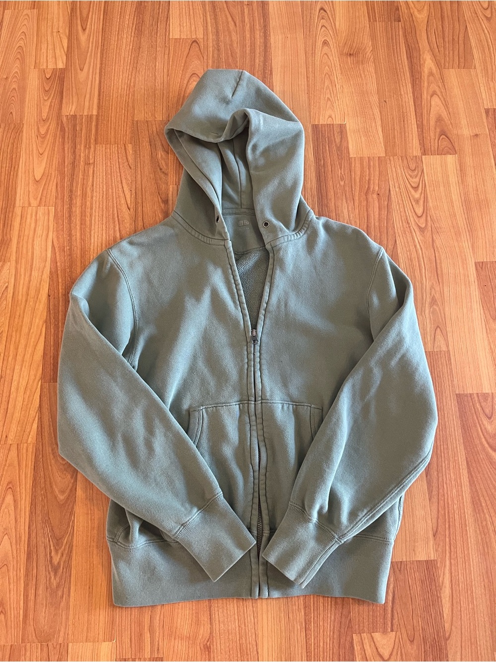 Uniqlo Women’s Sage Green Zip-Up Hoodie Sweatshirt